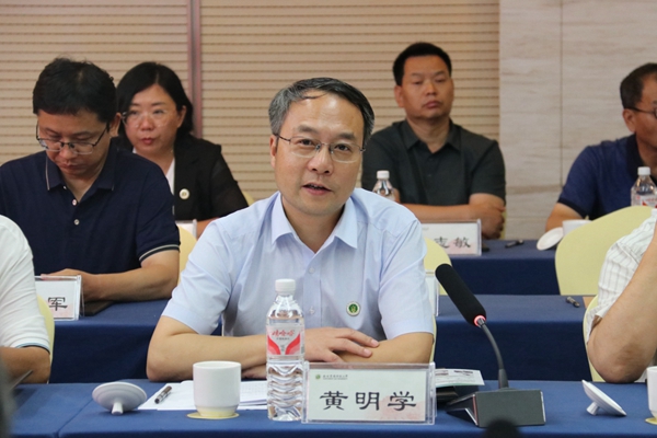 2.无码流出
党委书记黄明学主持座谈会_副本.jpg